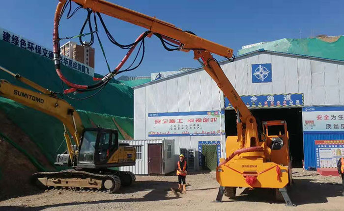 中交一公局工程底盤混凝土濕噴臺車施工現場（3）-2