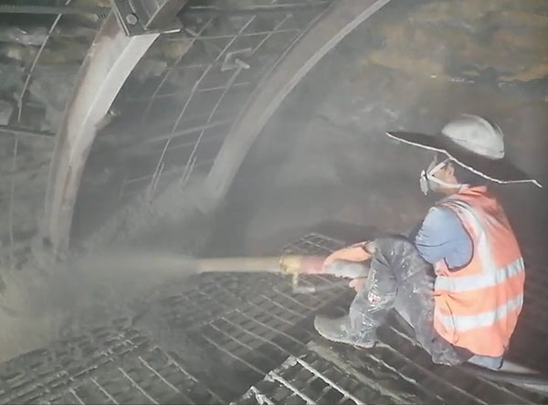 中鐵十七局隧道專用濕噴機施工視頻