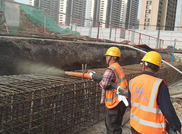 中鐵隧道局小型液壓混凝土濕噴機施工視頻