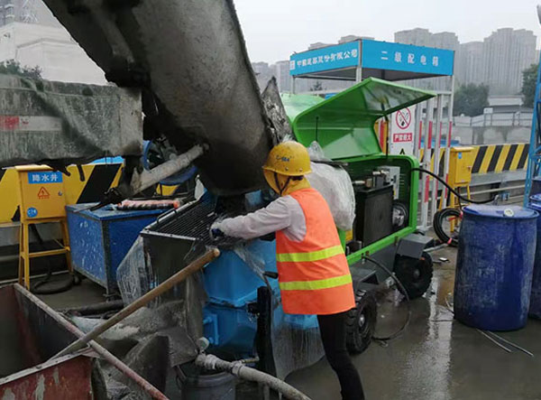 小型液壓泵送式濕噴機(jī)施工視頻