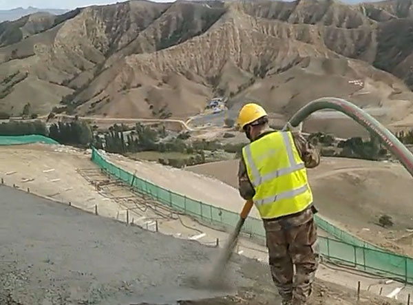 泵送式混凝土濕噴機施工視頻