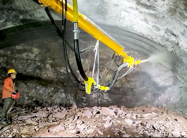 隧道混凝土濕噴臺車施工視頻