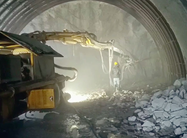 3016隧道混凝土濕噴機械手施工視頻